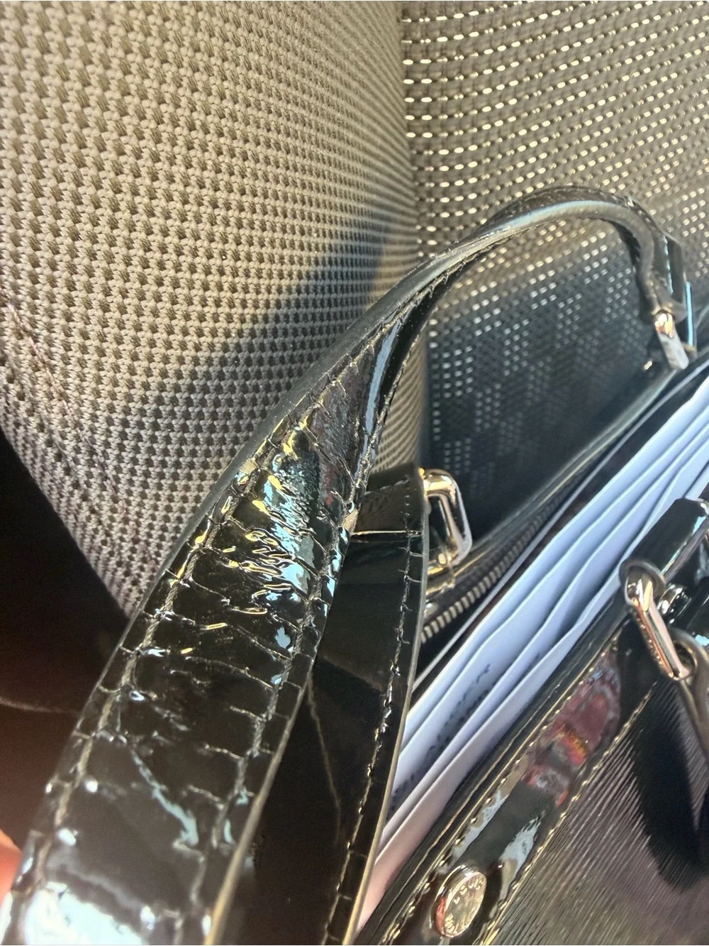Louis Vuitton electric epi Brea: damaged